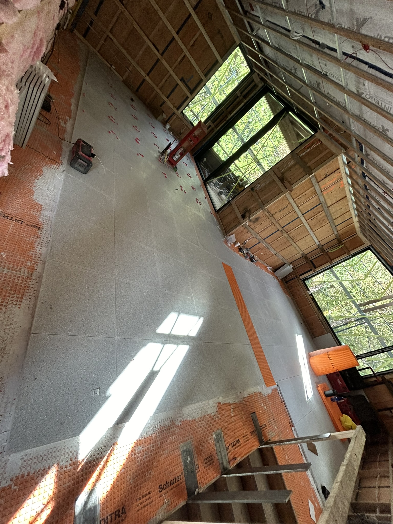 Two tone shower taupe and white with niche